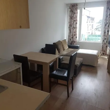 Апартаменты Budget First Sea Line Coast Camping Europe