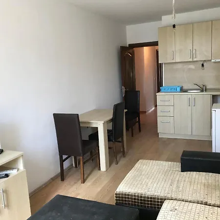 Апартаменты Budget First Sea Line Coast Camping Europe *